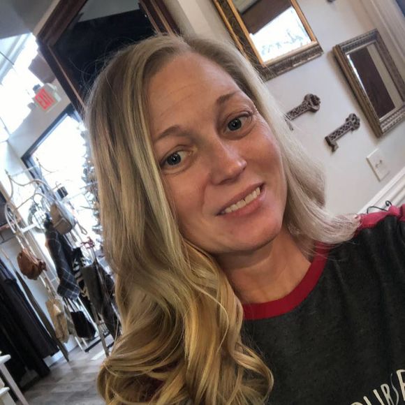 Meet your Posher, Rene - Picture 1 of 1